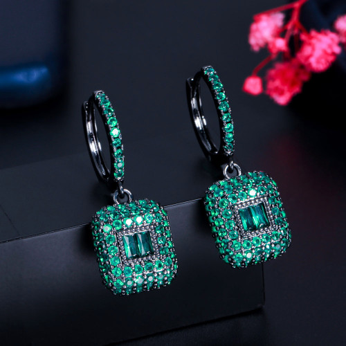 Cross border European and American popular micro inlaid zircon square emerald earrings, fashionable oval shaped ear buckle ear jewelry manufacturer