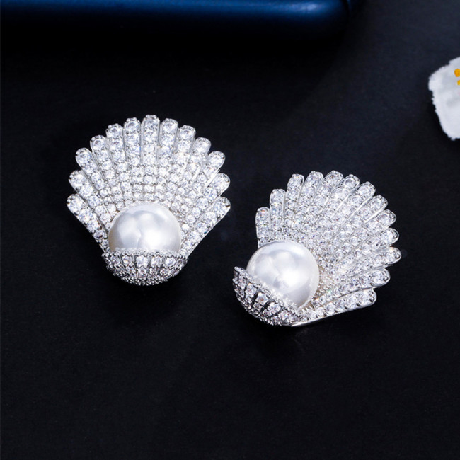 Korean internet celebrity light luxury style S925 silver needle pearl micro inlaid zircon fan-shaped earrings street shooting live streaming earring manufacturer