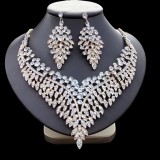 European and American temperament bridal dinner dress diamond necklace generous exaggerated clavicle chain earrings set wholesale jewelry