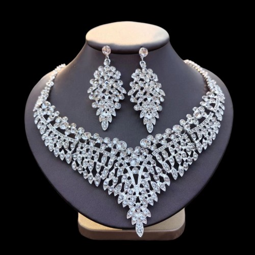 European and American temperament bridal dinner dress diamond necklace generous exaggerated clavicle chain earrings set wholesale jewelry