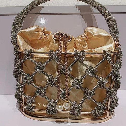 European and American retro metal basket chain water diamond woven vegetable basket inlaid with diamond bucket bag, hand-held crossbody women's bag