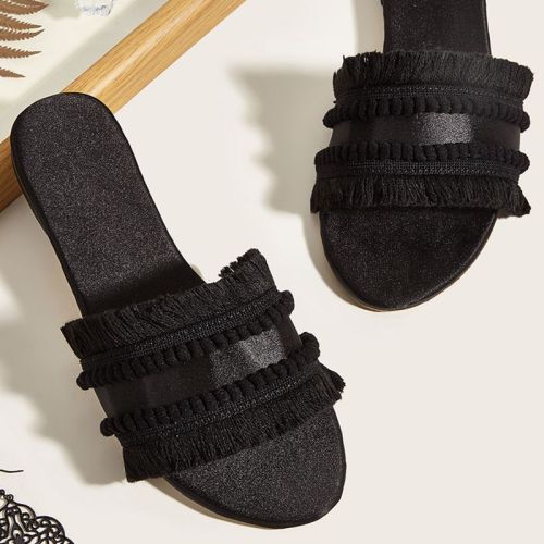 Cross border cool slippers for women in summer, new foreign trade large size women's shoes, flat bottomed tassels, external wearing slippers