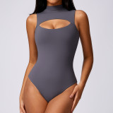 Shaping the body and wearing a jumpsuit for slimming and tight fitting yoga jumpsuit