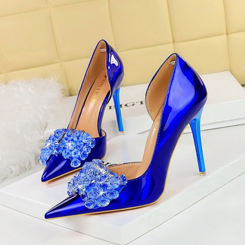 Banquet high heels, light luxury women's shoes, shallow mouthed pointed side hollowed out rhinestone bow single shoes