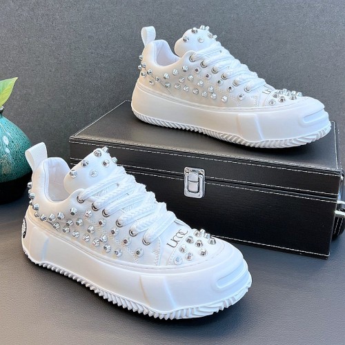 Trendy men's shoes, fashionable rivet board shoes, personalized trend casual shoes, small white shoes, men's height increase