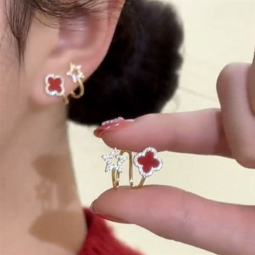 Elegant and fashionable, red and black four leaf clover, five pointed star zircon earrings, niche design, high-end earrings
