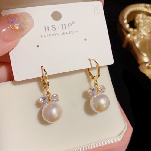 Fashionable socialite elegant bow pearl earrings for women with exquisite, simple, and versatile earrings