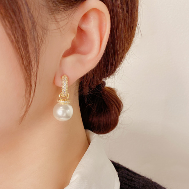 Set with zircon and two pearl earrings, fashionable and compact earrings, elegant earrings, and earrings