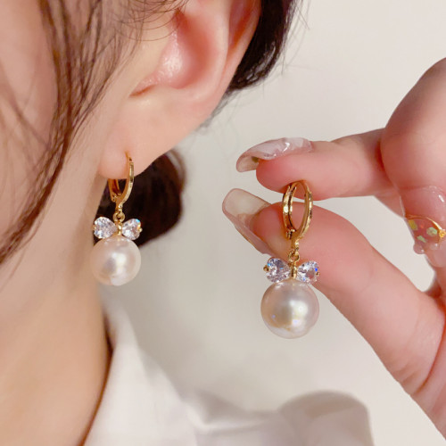 Fashionable socialite elegant bow pearl earrings for women with exquisite, simple, and versatile earrings
