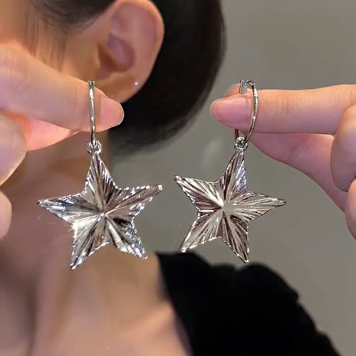 Fashionable personality, exaggerated pentagram pendant, earrings, versatile and niche design sense, star earrings, female trend
