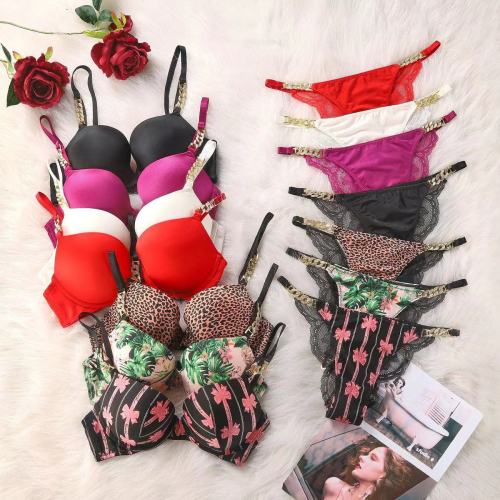 Fashion Diamond Lace Gathering Bra Underwear Set