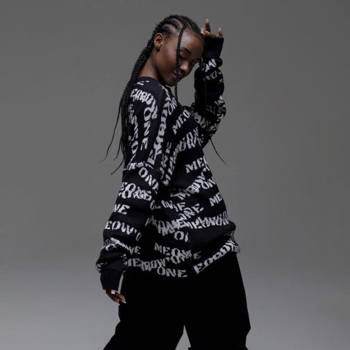 Loose and comfortable round neck pullover long sleeved woolen top