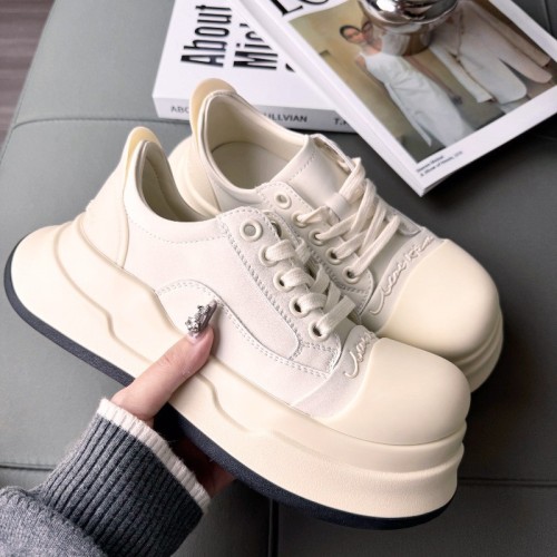 Canvas shoes, thick soled, height increasing sports and leisure shoes