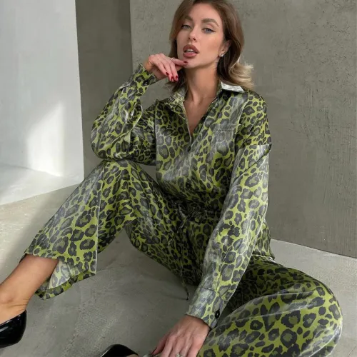 Leisure suit leopard print long sleeved pants two-piece set