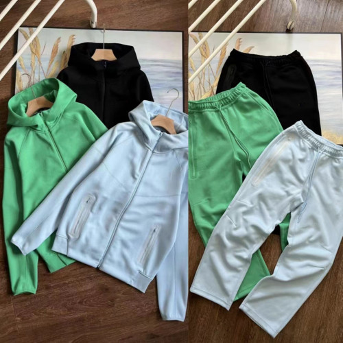 Hooded jacket and sweatpants set 454 and 461
