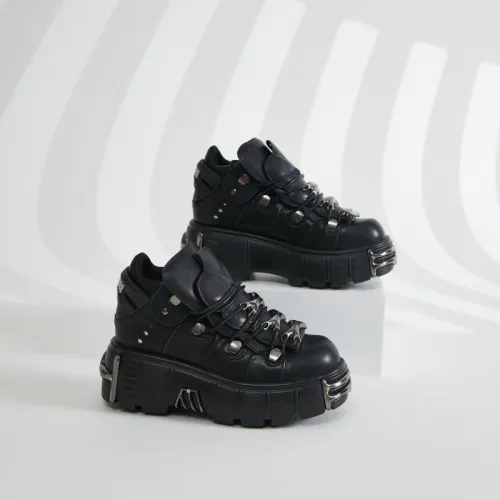 Heavy metal thick soled low top punk leather shoes, dark motorcycle boots