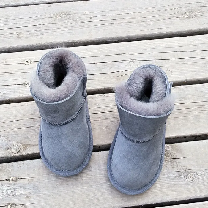 Classic Velcro style children's snow boots with integrated fur and anti slip soft sole, thickened and warm children's boots