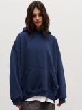 Hoodie with loose pockets and hoodie