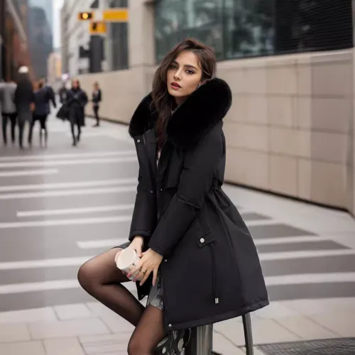 Cotton jacket, medium to long, with a large fur collar and plush lining to overcome the challenge of outerwear