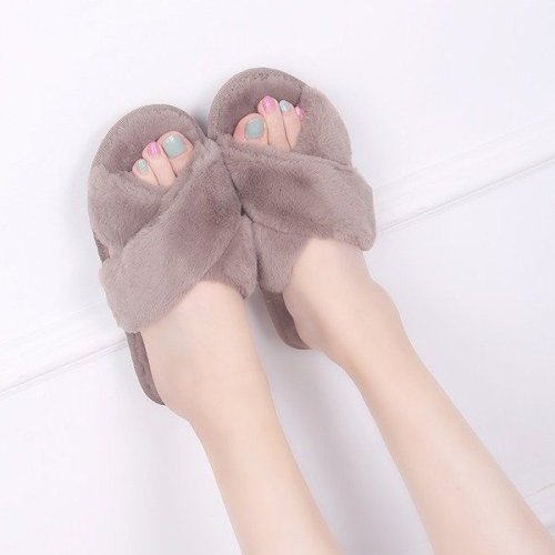 Imitation otter rabbit fur slippers with crossed fur for warmth at home