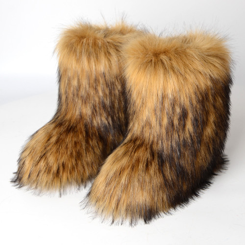Snow boots imitating raccoon fur with a thicker midsole