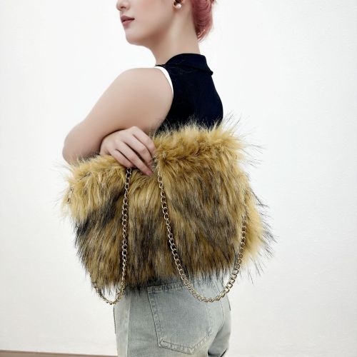 Women's retro handbag, fluffy large capacity fur handbag
