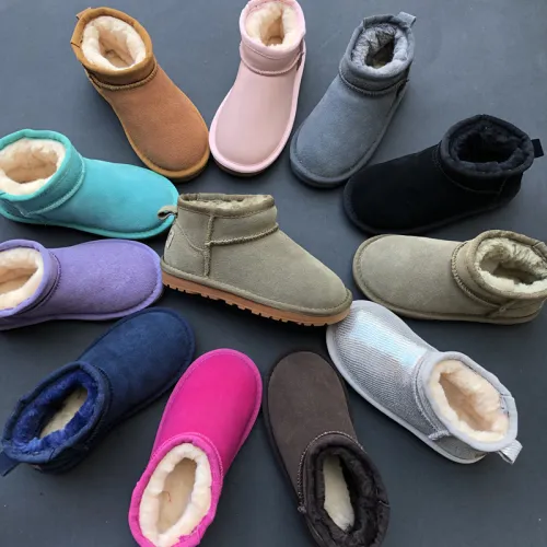 Children's snow boots made of frosted cowhide