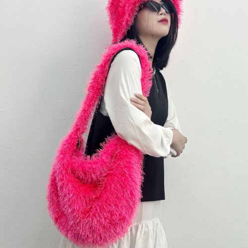 Large capacity single shoulder hairy tote bag for women