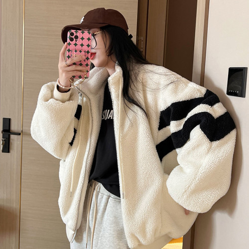 Black and white color blocked lamb wool jacket