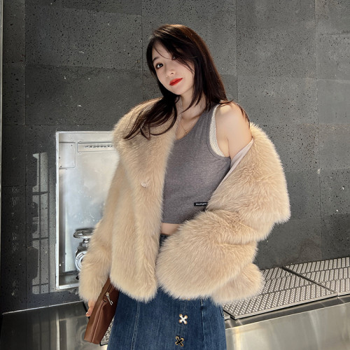 Big collar faux fur coat
