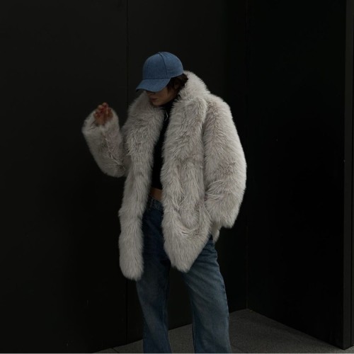 Khaki gray faux fur keeps warm for winter women fur jacket
