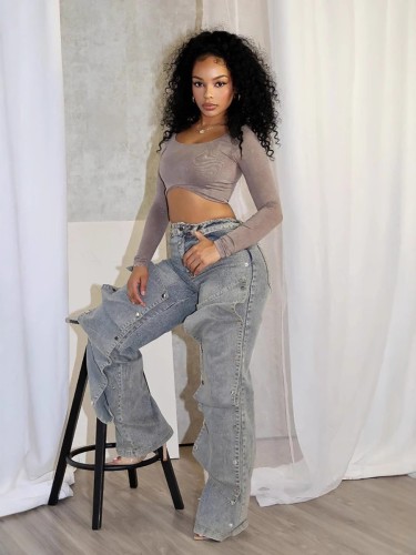 Straight leg jeans with detachable buttons