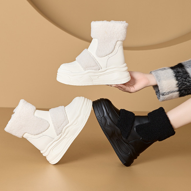 Snow boots