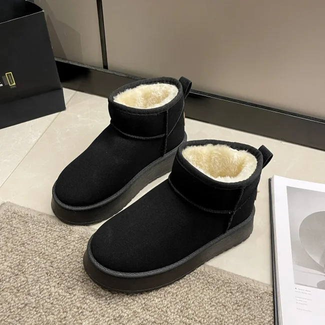 Snow boots