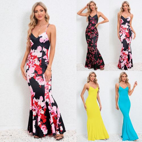 Sexy slim fishtail dress with halter Boho flower dress foreign trade women's dress The above translation results from Youdao Neural Network Translation (YNMT) · Universal scene