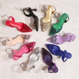The source factory specializes in manufacturing custom-made high-heeled sandals with diamonds for foreign trade banquets, pointed toe, fashionable and versatile single shoes for women