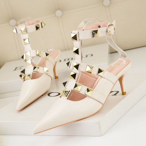 Women New Fashion Kitten Heeled Sandals Ladies Pumps Pointed Toe Rome Styles Rock Stud Gothic Sexy Sandals