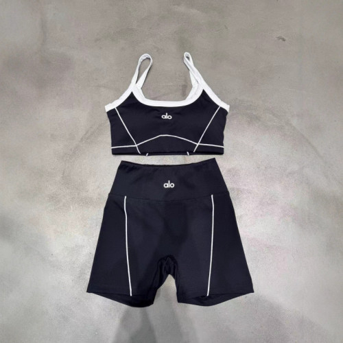 Summer new style nude-feel padded outerwear bra with contrasting color straps, shorts, and yoga outfit for women