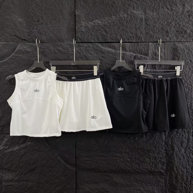 In-stock spring/summer new model: Women's fitness sports tennis quick-dry tank top + anti-exposure half skirt set