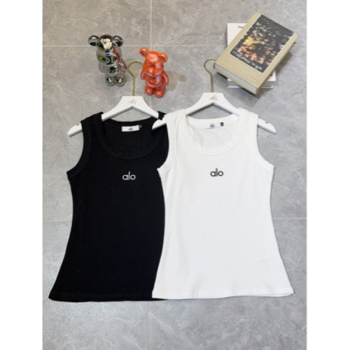 Yoga tank top with straps, versatile for sports and casual wear, suitable for running and outdoor activities, high-end fitness training top