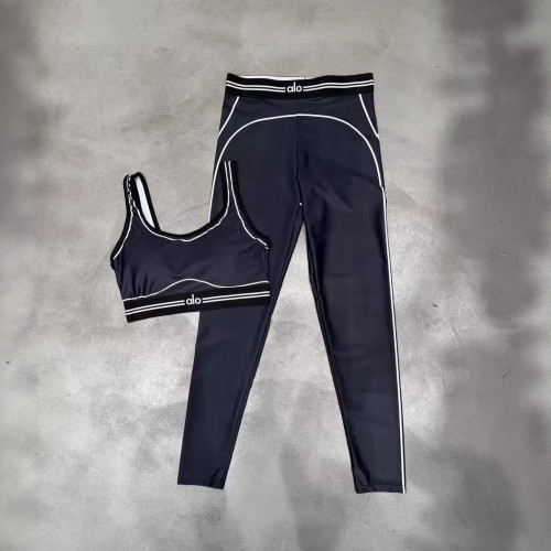 Summer yoga set with high-waisted seamless training clothes, padded, skin-friendly fabric, elastic stretch stripes, and breathable