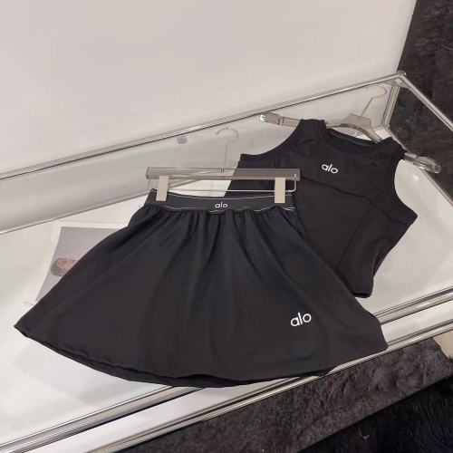 In-stock spring/summer new model: Women's fitness sports tennis quick-dry tank top + anti-exposure half skirt set