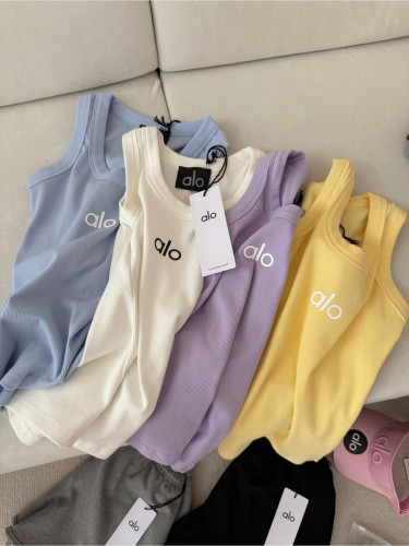 Sleeveless long tank top with ribbed texture, casual slim-fit sports design, slimming yoga top, versatile and stylish for trendy girls