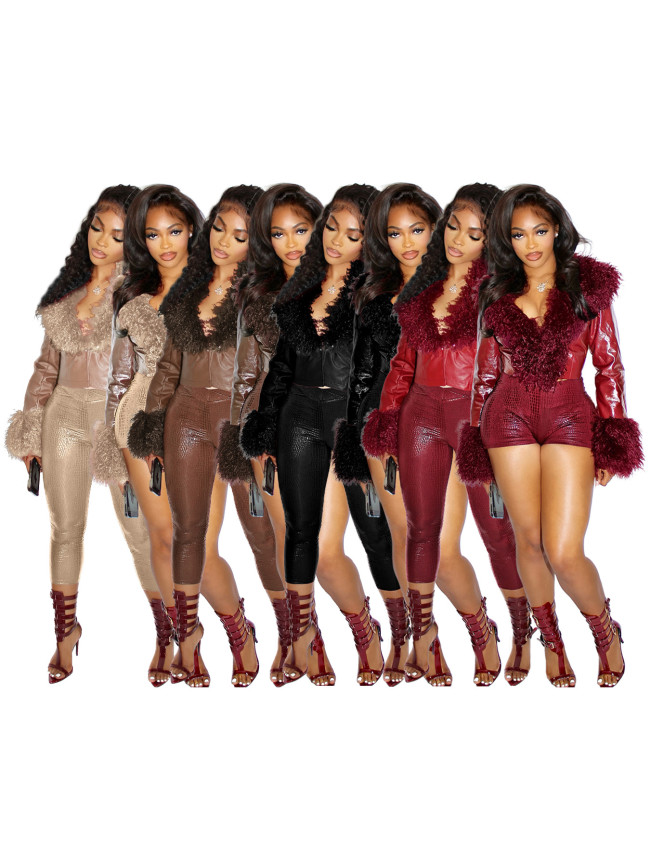 HR25068 European and American fashion women's clothing, gold-embossed stretchy bodycon shorts, women's capri pants (fixed price)