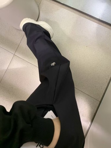 In stock 2025 new model long pants, straight-leg, reflective leg logo, casual webbing, high-waisted, ice silk, drapey, light sports pants