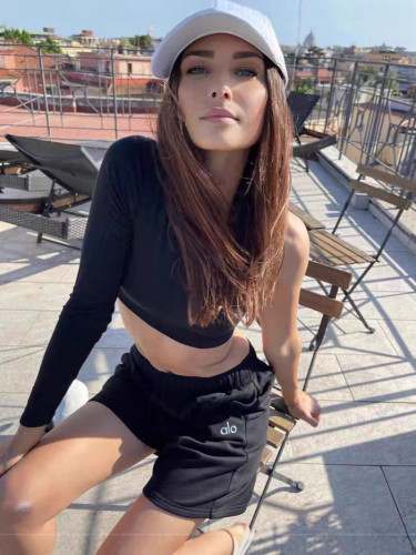 In-stock black sports fitness training yoga shorts for women, high-waisted, tummy control, butt-lifting, three-quarter hot pants