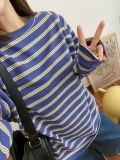 In-stock 2025 Spring/Summer Collection: Vintage Loose-Fit Round-Neck Long-Sleeve T-Shirt with Contrasting Stripes, Versatile and Casual