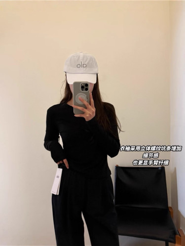 In stock 2025 Spring/Autumn ribbed long-sleeve round-neck base shirt, soft and skin-friendly, casual, versatile, slimming