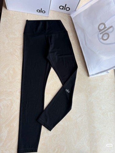 In-stock yoga pants + Kendall short sweatshirt with reflective lettering, high-waisted sports yoga pants with lettering and butt-lifting effect
