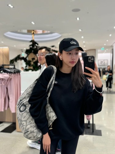 In stock 2025 Spring and Autumn New Lightweight Fleece Casual Sports Round Neck Long Sleeve Sweatshirt Solid Color Simple and Versatile